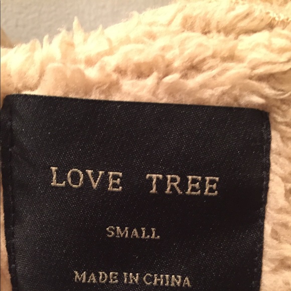 Love Tree Sherpa Vest with Hood - Picture 4 of 5
